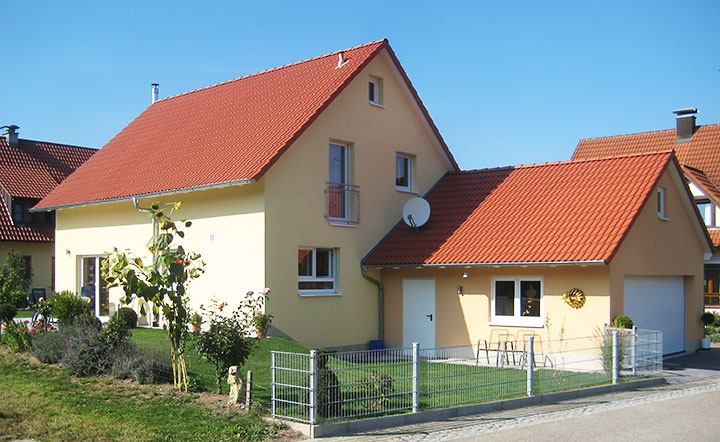 Einfamilenhäuser von Scheer Bau Teningen: Haus Classic